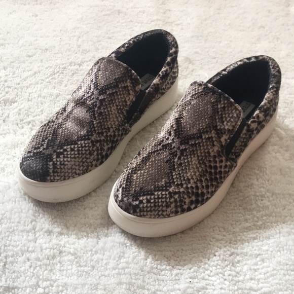 Steve Madden Snakeskin Pattern Platforms - Picture 2 of 6
